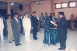 Pelantikan dan Penyumpahan Pejabat Eselon III dan IV Kab. Aceh Barat pada Tanggal 8 Januari 2004 ...