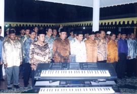 Kegiatan Pelantikan Anggota Koni Aceh Barat, oleh Bapak Gubernur Aceh, tanggal; 21 Juli 2002 (5)
