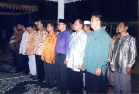 Kegiatan Pelantikan Anggota Koni Aceh Barat, oleh Bapak Gubernur Aceh, tanggal; 21 Juli 2002 (6)