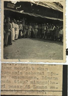 Arsip Visual thn 1950an Djawatan Penerangan Aceh Barat, Tgk A Rani Adamy sedang menjalanakan Tuga...