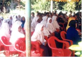 Upacara HUT RI ke 57 dilapangan Teuku Umar Meulaboh, tanggal; 17 Agustus 2004 (30)